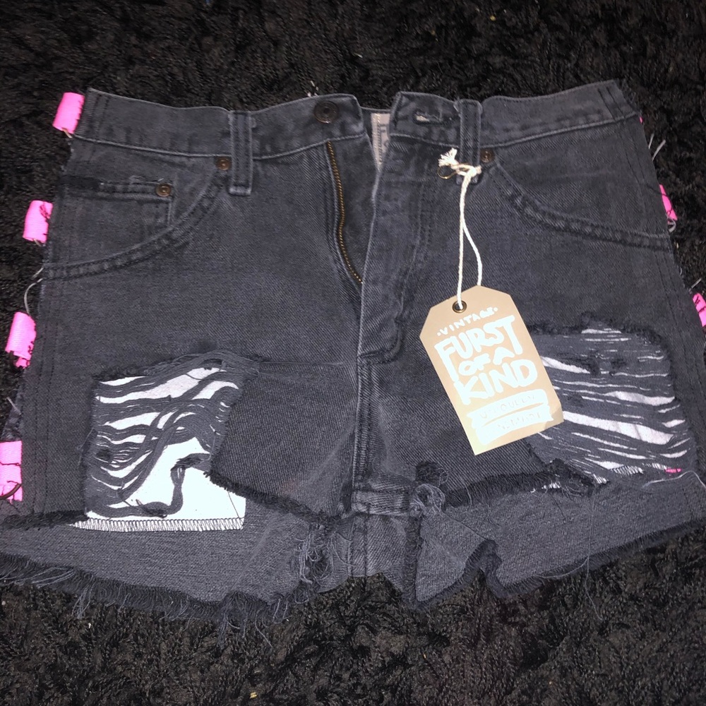 LF carmar denim cut out shorts with pink detail